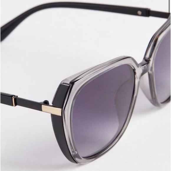 TORRID Cat Eye Smoke Lens Sunglasses Black Gray NEW - Picture 3 of 4